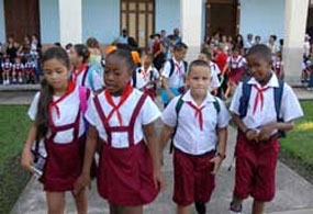 20130617171906-escolares-cubanos-primaria-ago-31-2011.jpg