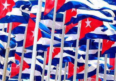 20151216152445-banderas-cubanas.jpg