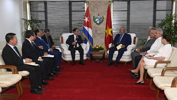 Cuba y Viet Nam  seguirán ampliando relaciones económicas y comerciales