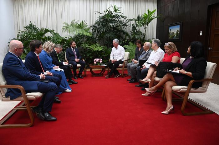 Cuba y Rusia ratifican disposición de llevar relaciones económicas, comerciales y financieras al alto nivel de los nexos políticos