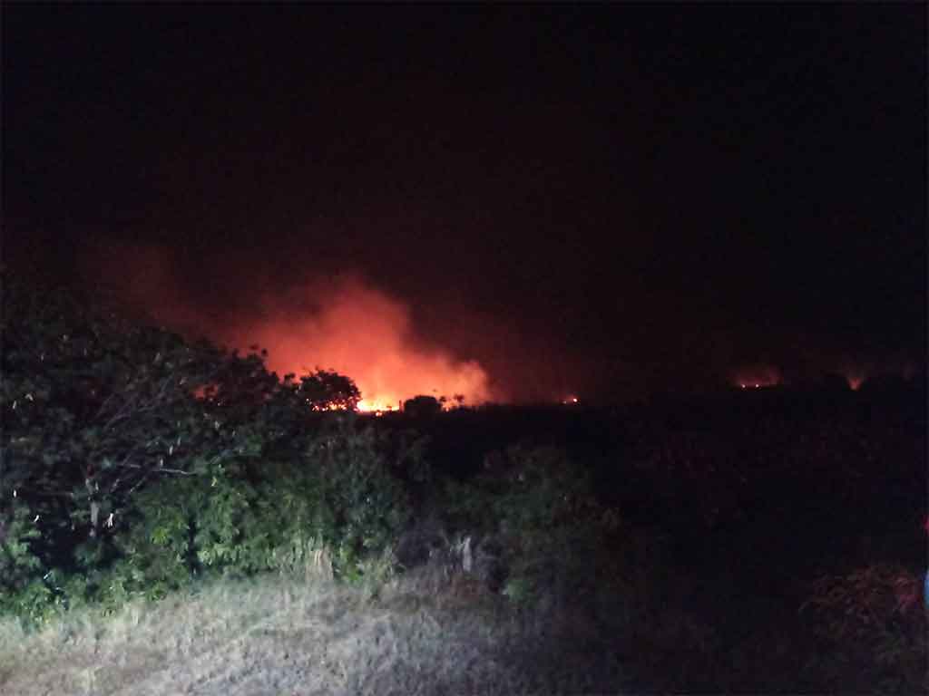 Reportan incendio en cercanías de centra eléctrica del municipio Moa, Holguín, Cuba