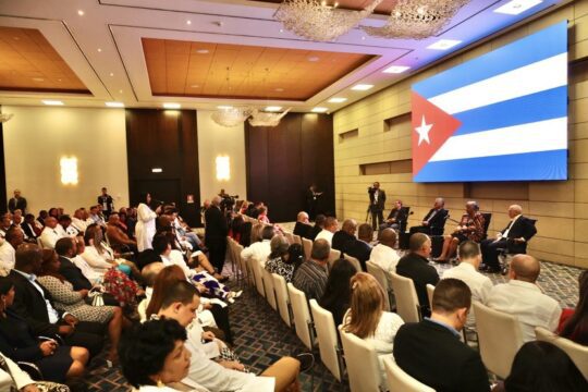 Díaz-Canel reafirma el apoyo de Cuba a Angola durante su visita oficial