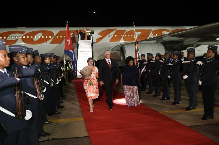 Presidente cubano  en Sudáfrica para asistir a Cumbre de los Brics