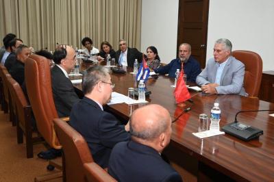 --Cuba y China estrechan cooperación en materia biotecnológica