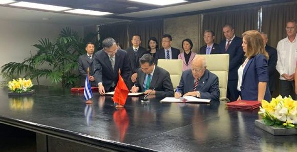 China y Cuba establecen acuerdos de cooperación bilateral